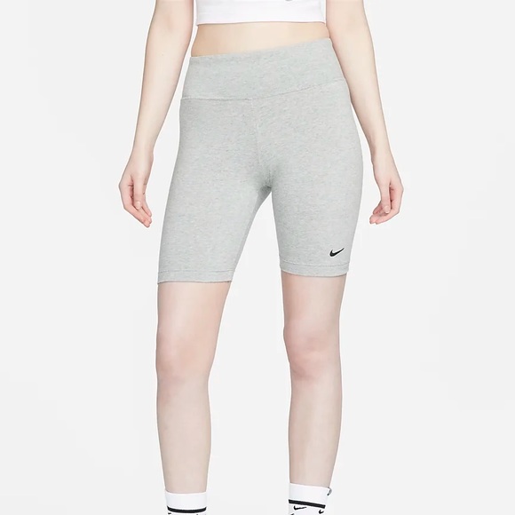 Nike Leg-A-See bike shorts - Picture 2 of 6